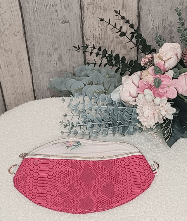 Sac banane simili cuir python fushia