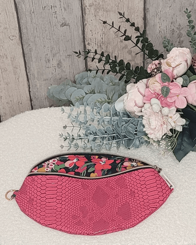 Sac banane simili cuir python fushia