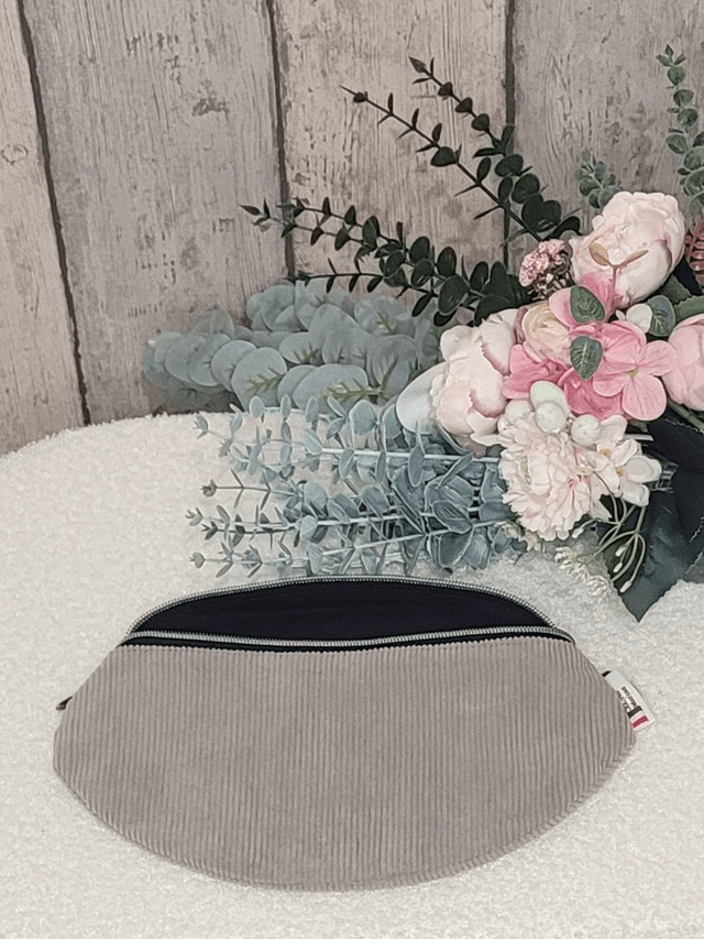 Sac banane velours gris doublure noire zip argenté